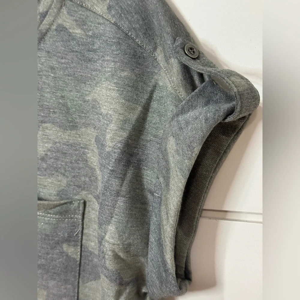 NEW Jane and Delancey Camo T-shirt Size S - Picture 4 of 8